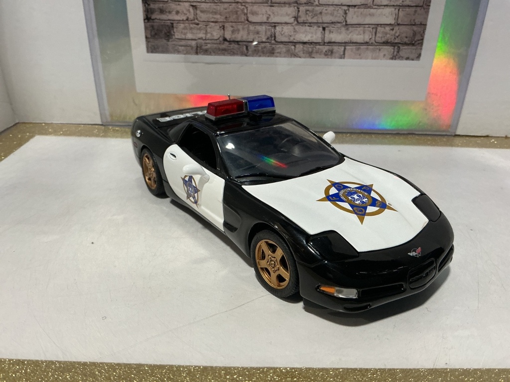 1/24 FRANKLIN MINT - Fraternal Order of Police - CORVETTE HARDTOP [NO ANTENNA] image