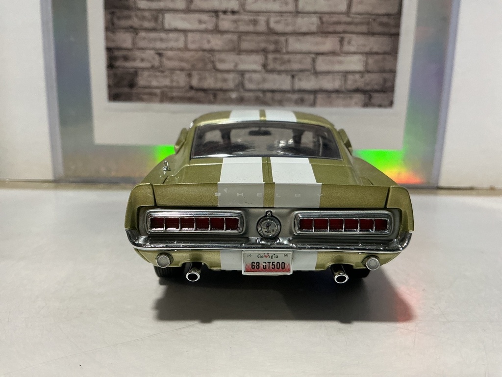 1/24 GMP - SHELBY GT 500 FASTBACK "LIME GOLD" 1 of 500 [DOOR DAMAGE,NO ANTENNA image