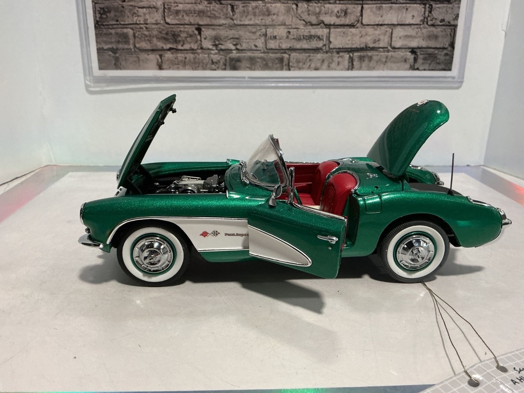 1:24 FRANKLIN MINT SANTA’S CORVETTE HIGHTOWER COLLECTIBLES 491/500 NO PAPERWORK image