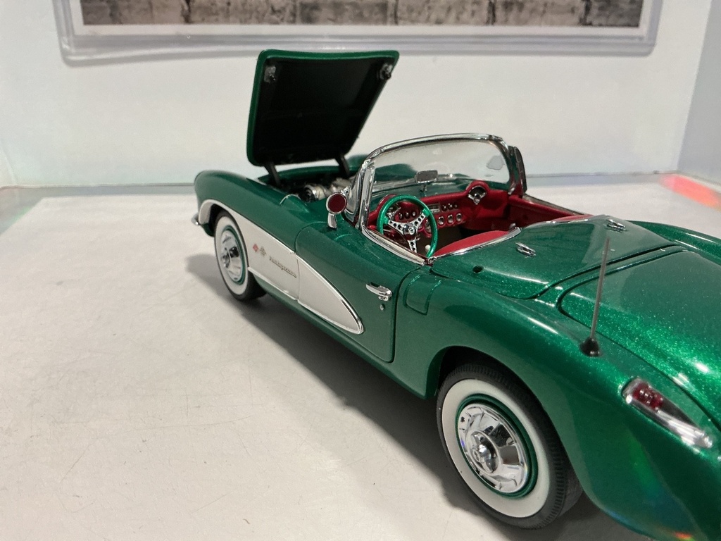1:24 FRANKLIN MINT SANTA’S CORVETTE HIGHTOWER COLLECTIBLES 491/500 NO PAPERWORK image