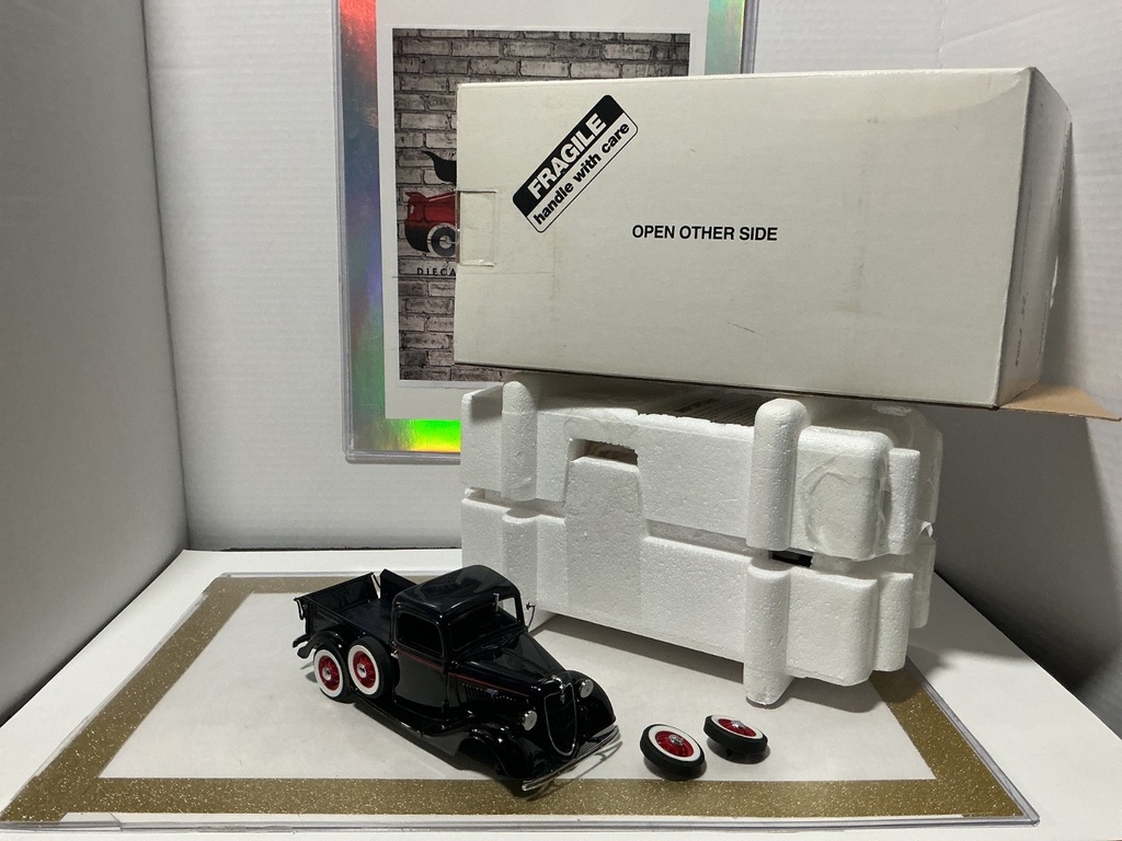 1/24 DANBURY MINT 1935 FORD PICKUP [BROKEN WHEELS] image