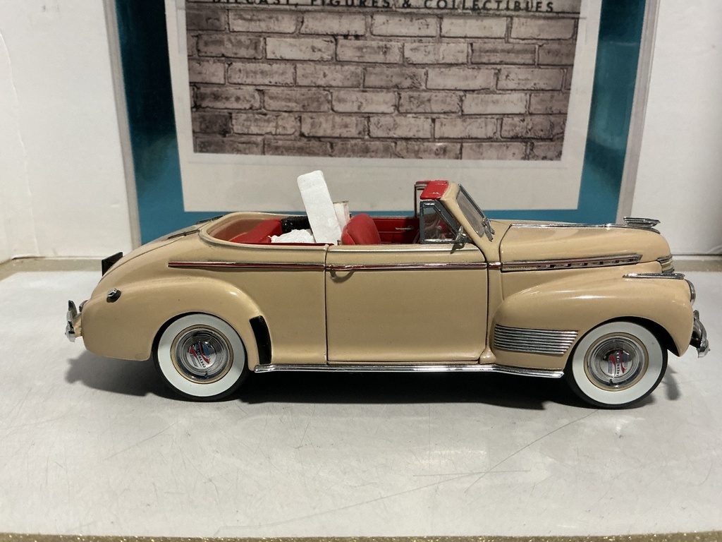 1/24 DANBURY MINT [TAN] 1941 CHEVROLET SPECIAL DELUXE [MISSING MIRROR] image