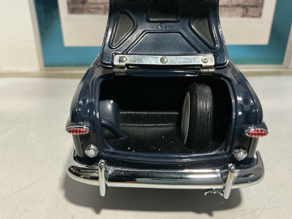 1/24 FRANKLIN MINT - 1949 [NAVY BLUE] FORD CUSTOM CONVERTIBLE image