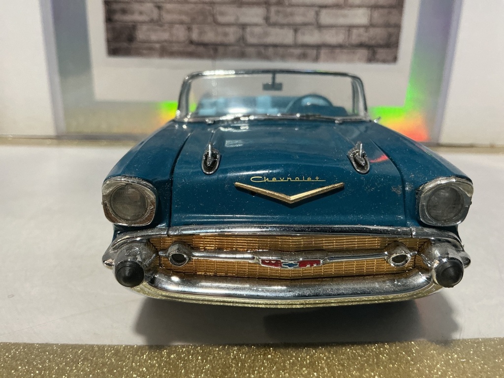 1/24 DANBURY MINT - 1957 CHEVROLET BELAIR [PAINT ISSUES/MISSING PIECES] image