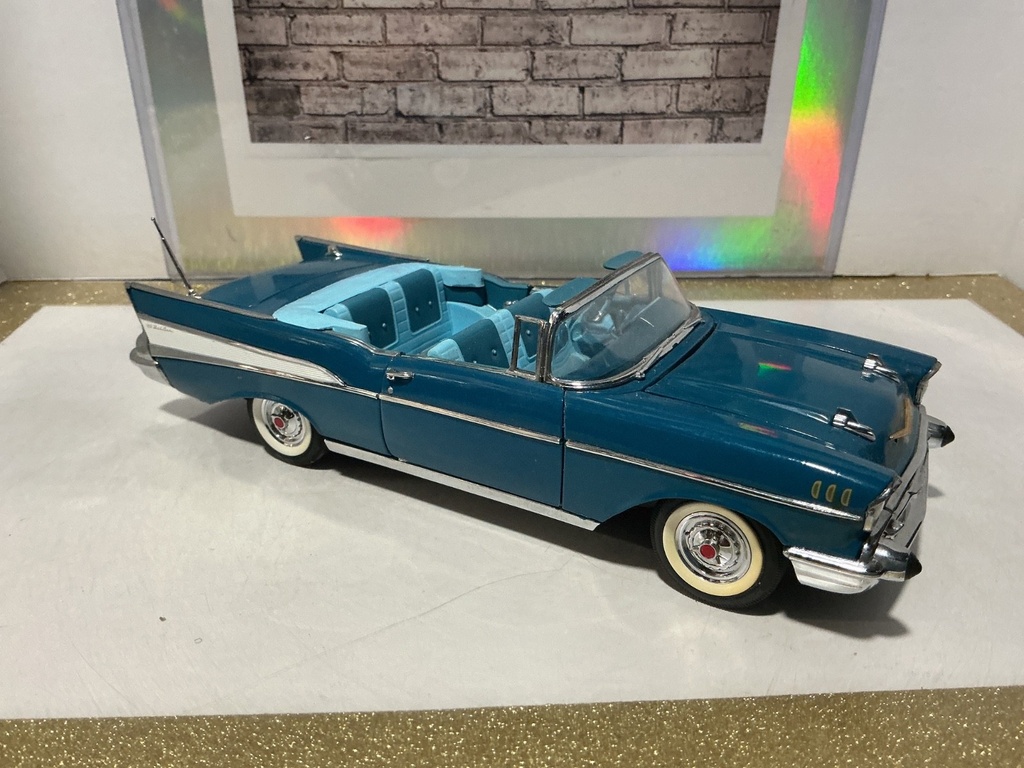 1/24 DANBURY MINT - 1957 CHEVROLET BELAIR [PAINT ISSUES/MISSING PIECES] image