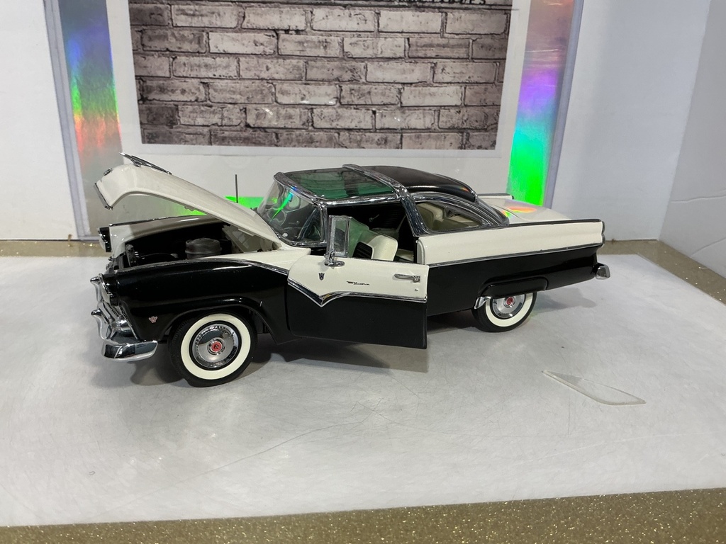 1:24 DANBURY MINT 1955 FORD FAIRLANE VICTORIA BACKGLASS OUT image