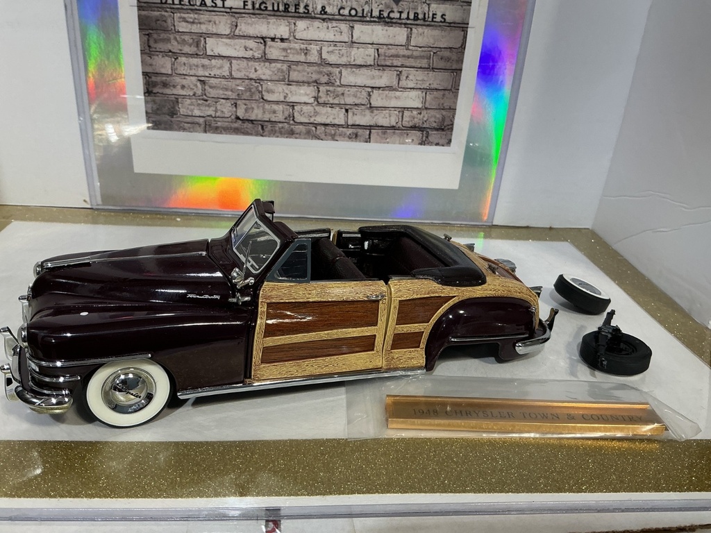 1:24 DANBURY MINT 1948 CHRYSLER TOWN AND COUNTRY BROKEN SEE PICS image