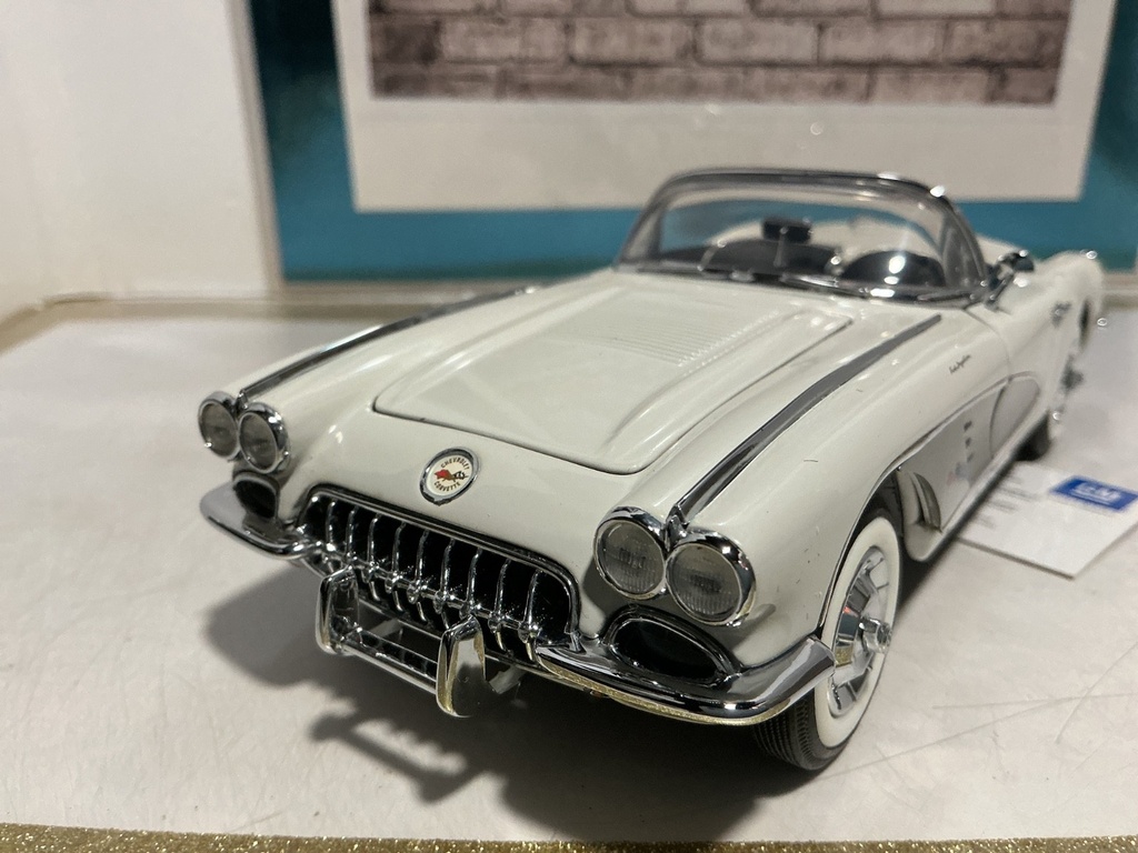 1/24 FRANKLIN MINT - LIMITED EDITION 1958 WHITE CORVETTE image