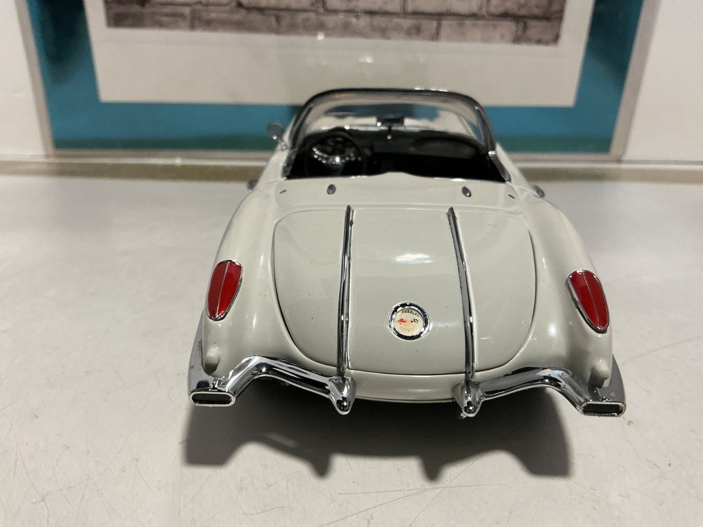 1/24 FRANKLIN MINT - LIMITED EDITION 1958 WHITE CORVETTE image