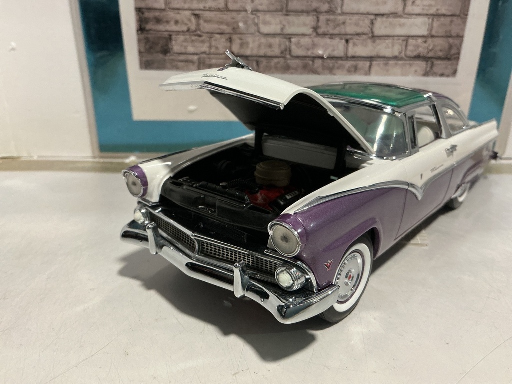 1/24 FRANKLIN MINT - 1955 FORD CROWN VICTORIA LIMITED EDITION image