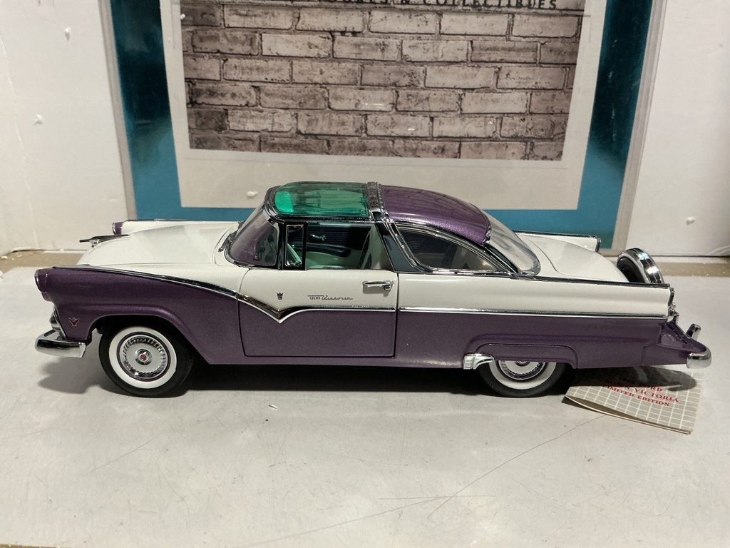 1/24 FRANKLIN MINT - 1955 FORD CROWN VICTORIA LIMITED EDITION image