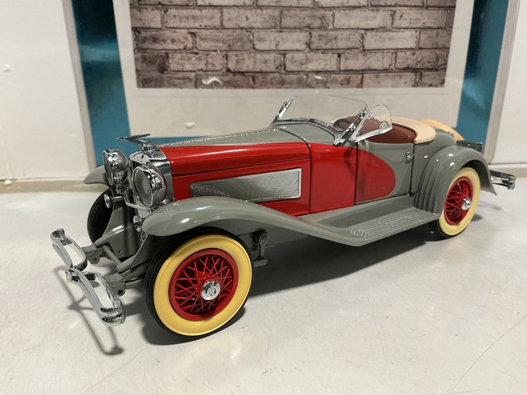 1/24 FRANKLIN MINT  1935 DUESENBURG SSJ [GRAY/RED ON BURGUNDY] image