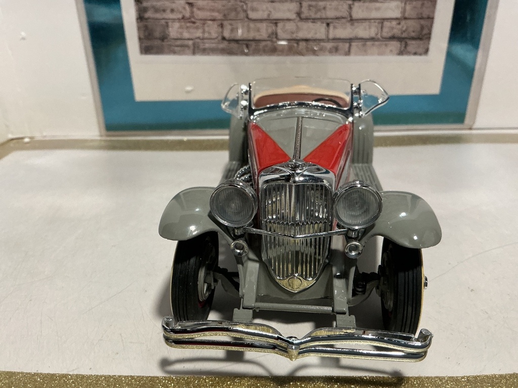 1/24 FRANKLIN MINT  1935 DUESENBURG SSJ [GRAY/RED ON BURGUNDY] image