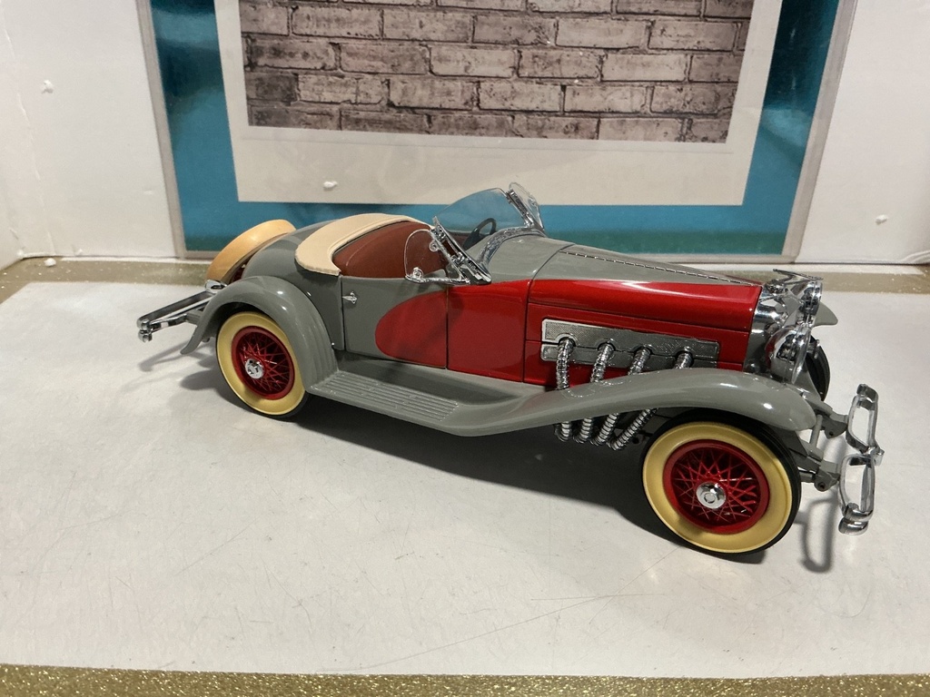 1/24 FRANKLIN MINT  1935 DUESENBURG SSJ [GRAY/RED ON BURGUNDY] image