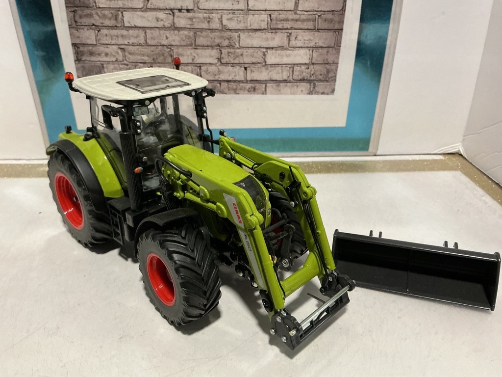 1:32 WIKING CLAAS 650 ARION image
