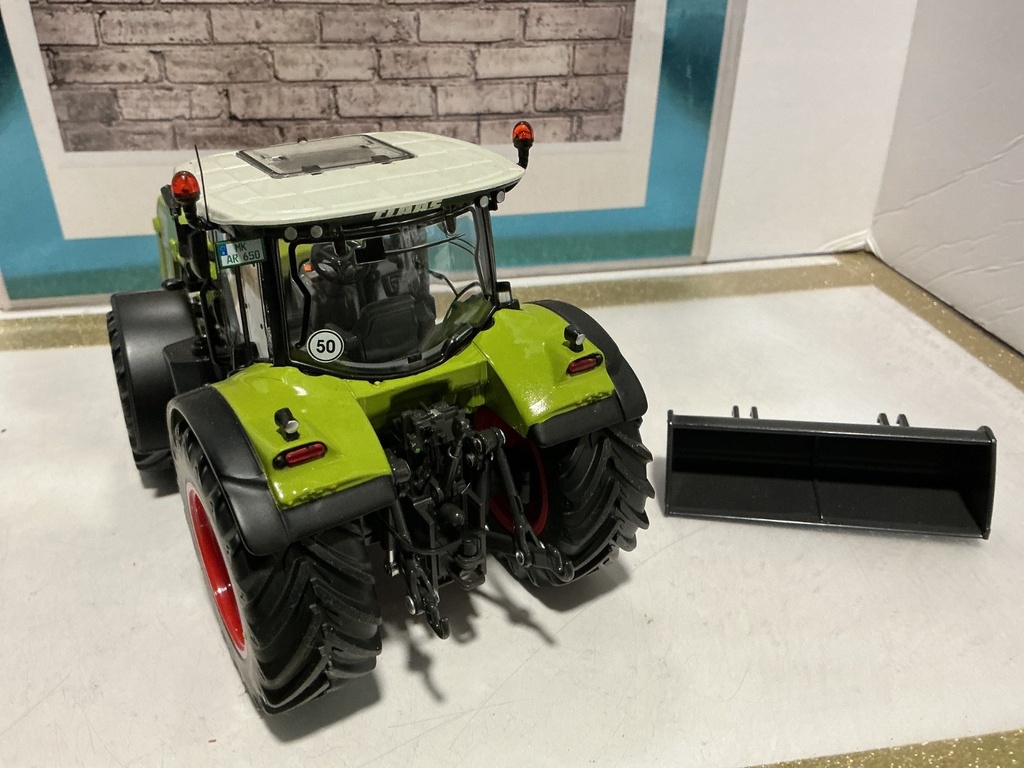 1:32 WIKING CLAAS 650 ARION image