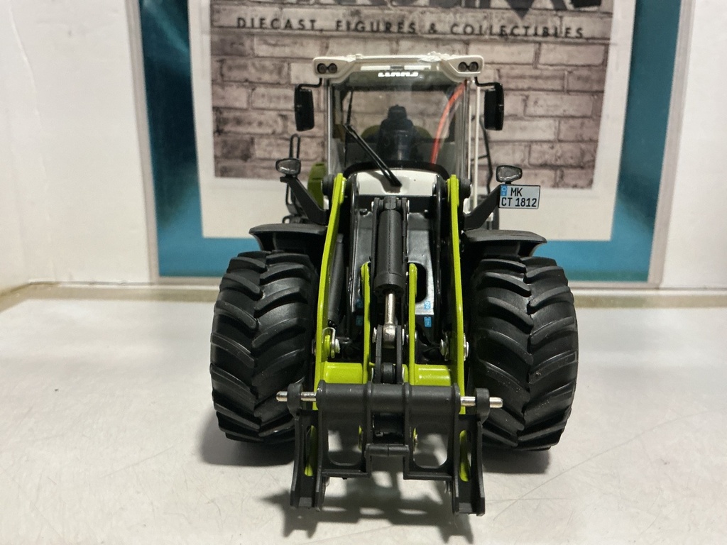 1/32 WIKING CLAAS 1812 TORION image