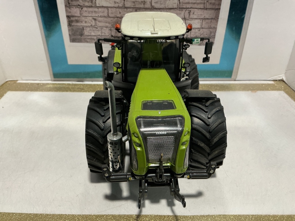 1:32 WIKING CLAAS XERION 5000 image
