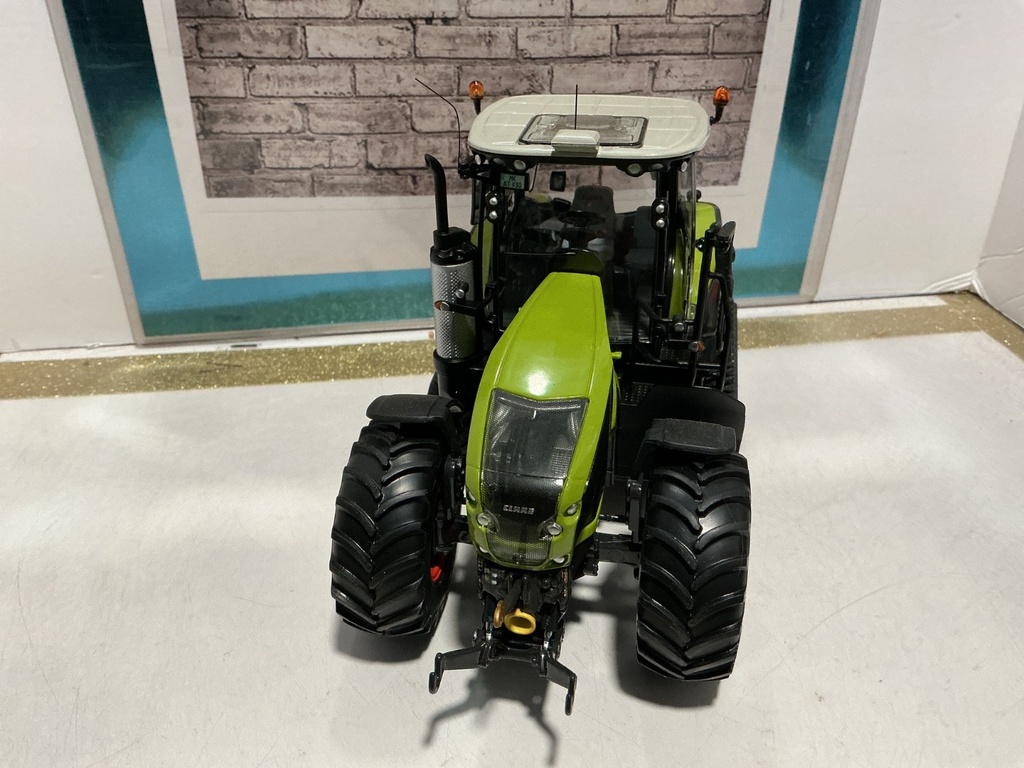 1:32 WIKING CLAAS 930 AXION image