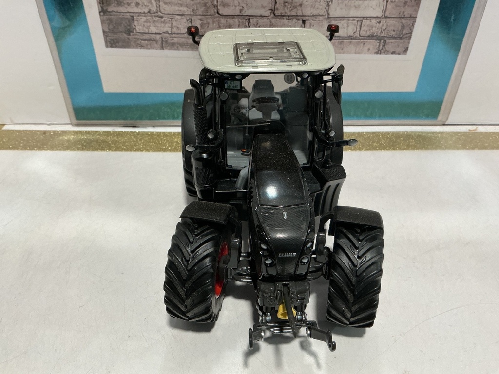1:32 WIKING CLAAS 660 ARION image
