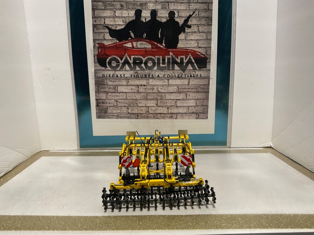 UNIVERSAL HOBBIES BEDNAR LAND CHISEL PLOW CULTIVATOR 1:32 “NO TRACTOR” image