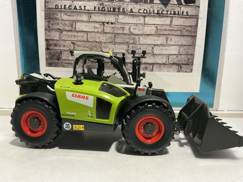 1/32 WIKING CLAAS 7044 SCORPION image