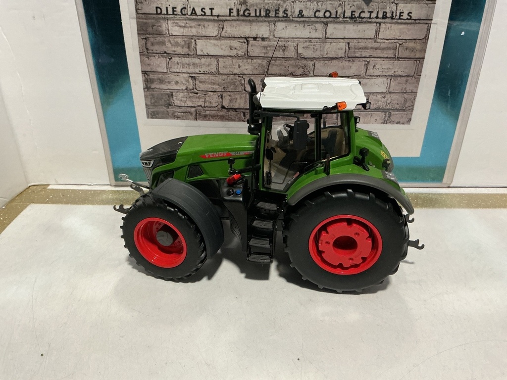 1:32 WIKING FENDT 942 VARIO image