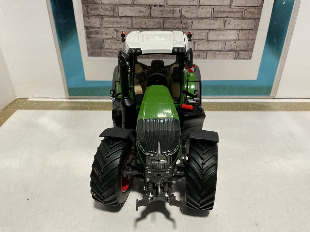 1:32 WIKING FENDT 942 VARIO image