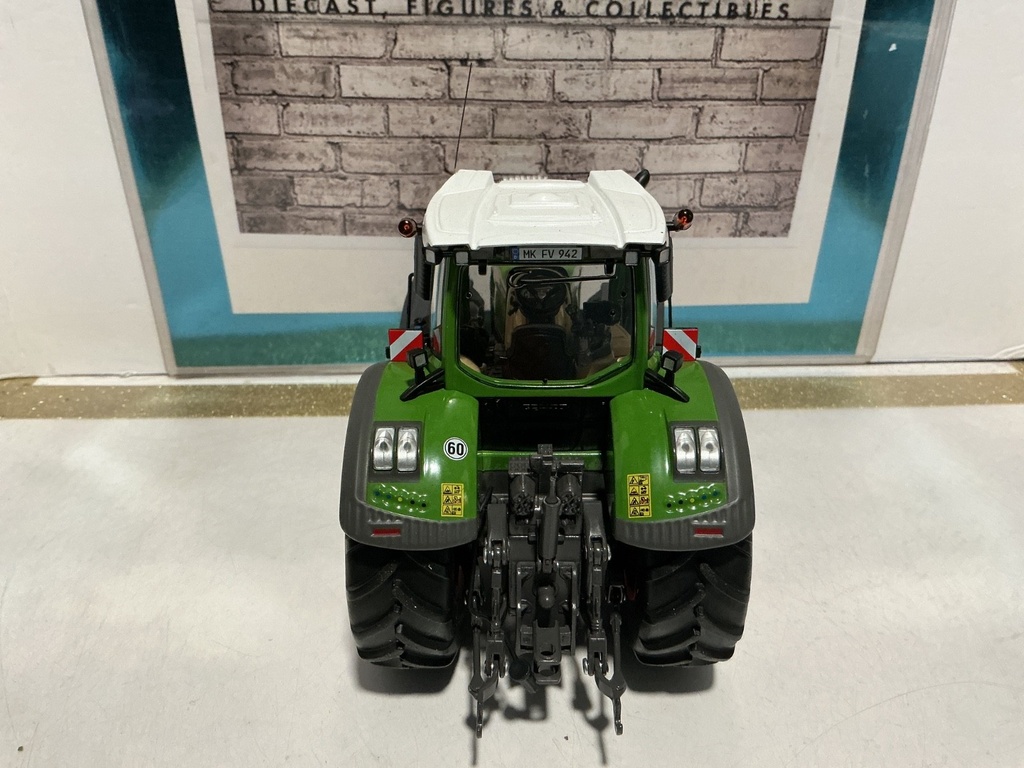 1:32 WIKING FENDT 942 VARIO image