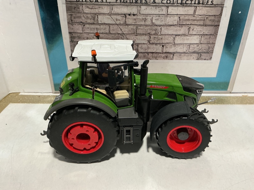 1:32 WIKING FENDT 942 VARIO image