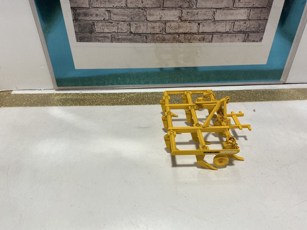 1/32 UNIVERSAL HOBBIES BOMFORD SUPERFLOW PLOW image