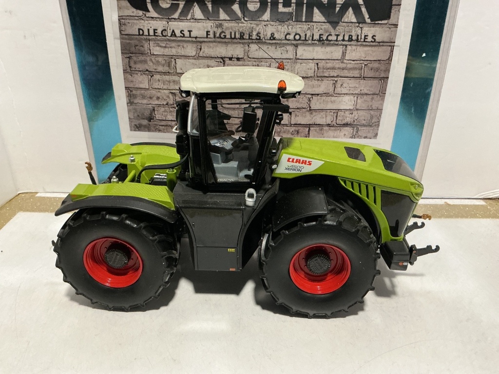 1:32 WIKING CLAAS 4500 XERION image