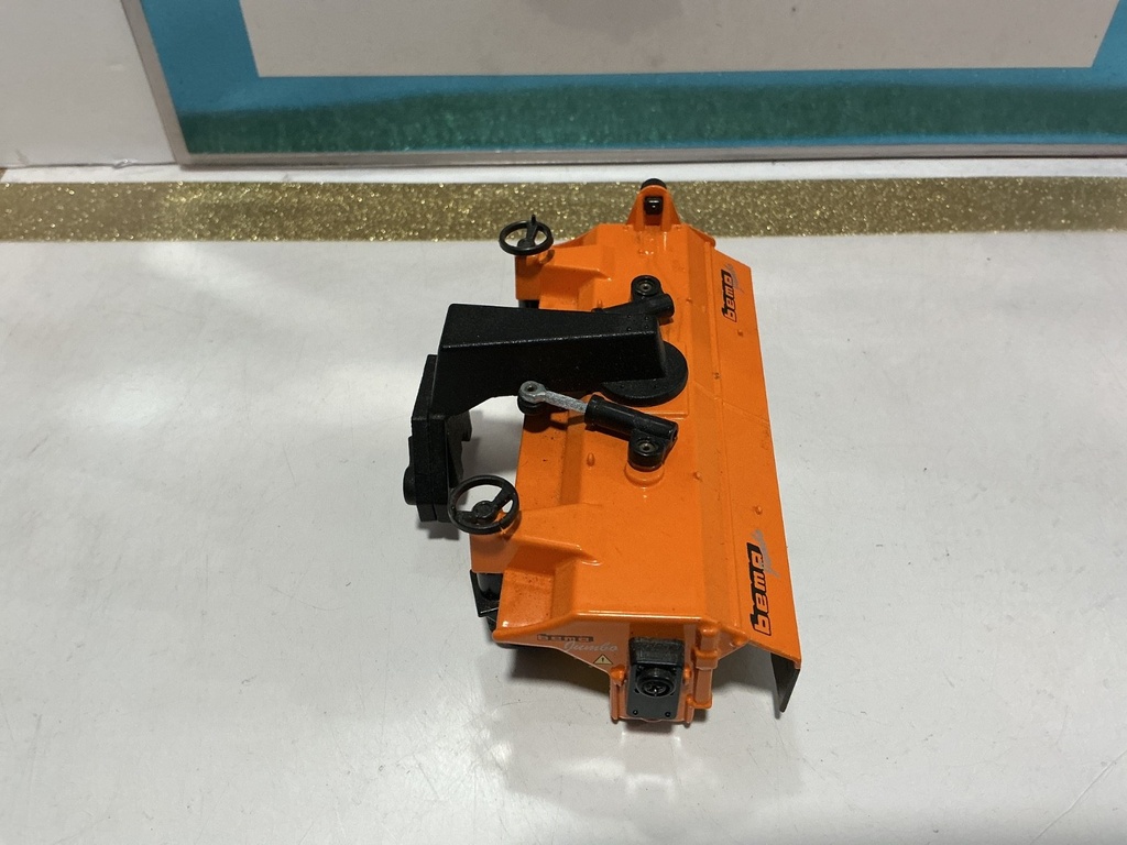1/32 SIKU BEMA JUMBO SWEEPER image