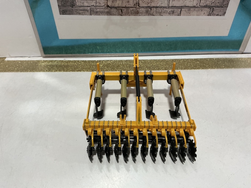 1/32 REPLICAGRI AQRISEM CULTIPLOW 52 PLOW PISC HARROW image