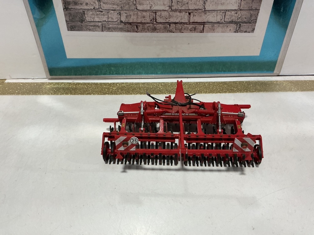 1/32 UNIVERSAL HOBBIES HORSCH JOKER PISC HARROW image