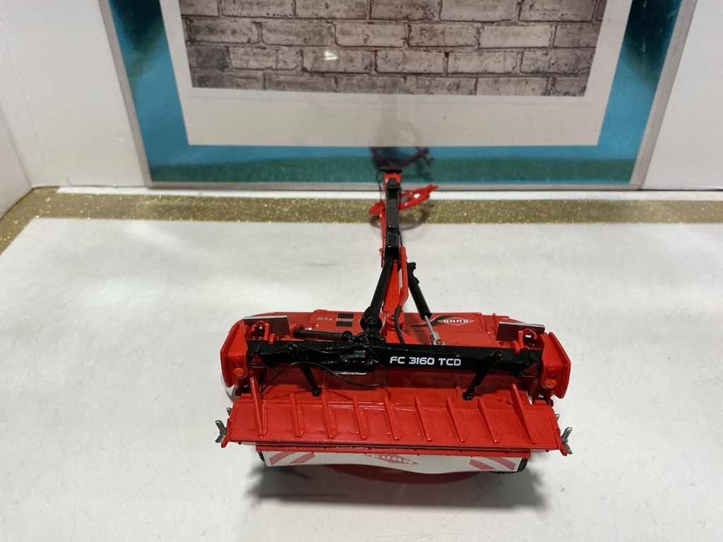 1/32 UNIVERSAL HOBBIES KUHN FC 3160 TCD MOWER CONDITIONER image