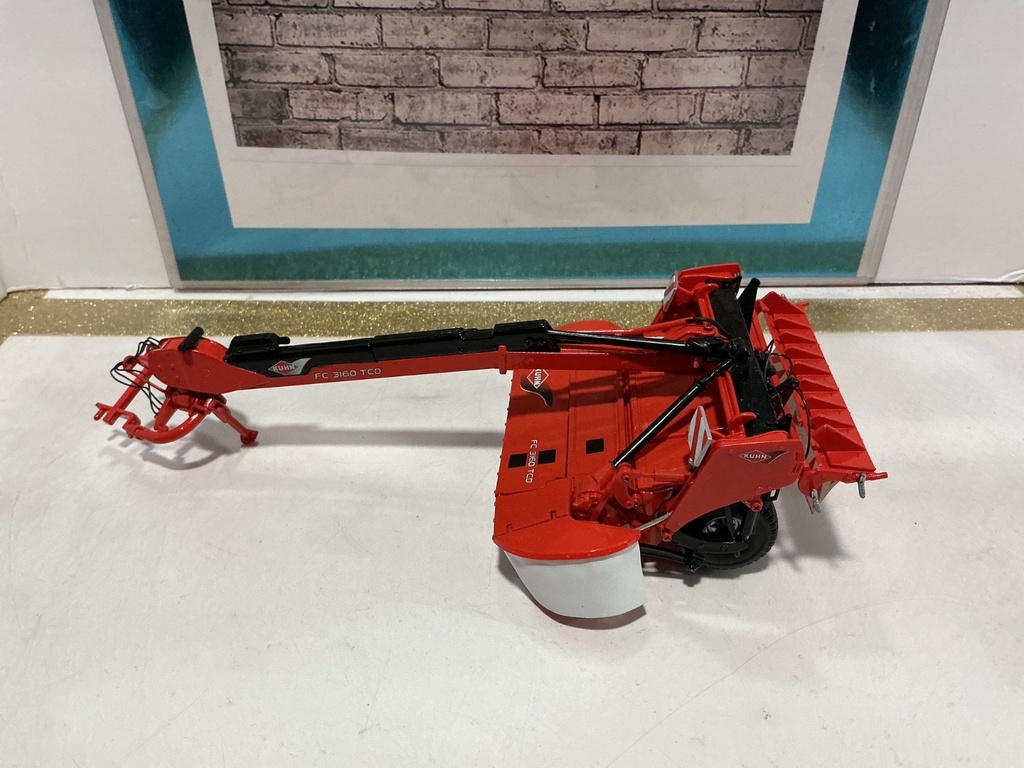 1/32 UNIVERSAL HOBBIES KUHN FC 3160 TCD MOWER CONDITIONER image