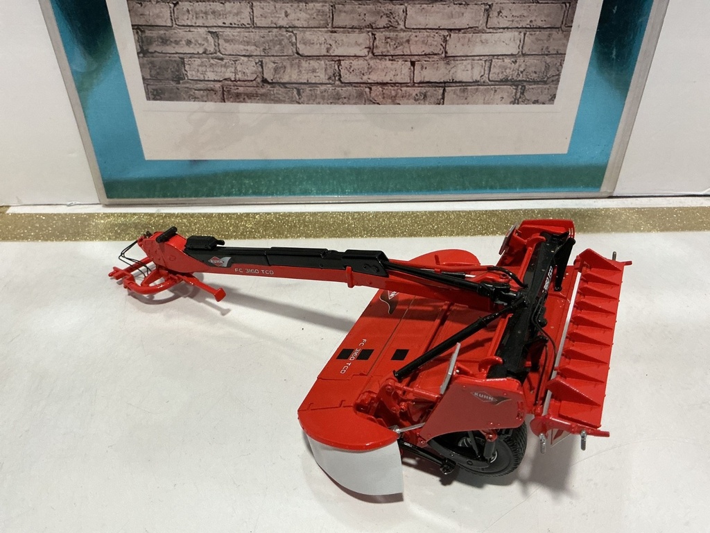 1/32 UNIVERSAL HOBBIES KUHN FC 3160 TCD MOWER CONDITIONER image