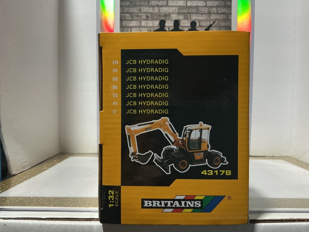 1/32 BRITAINS JCB HYDRADIG #43178 image