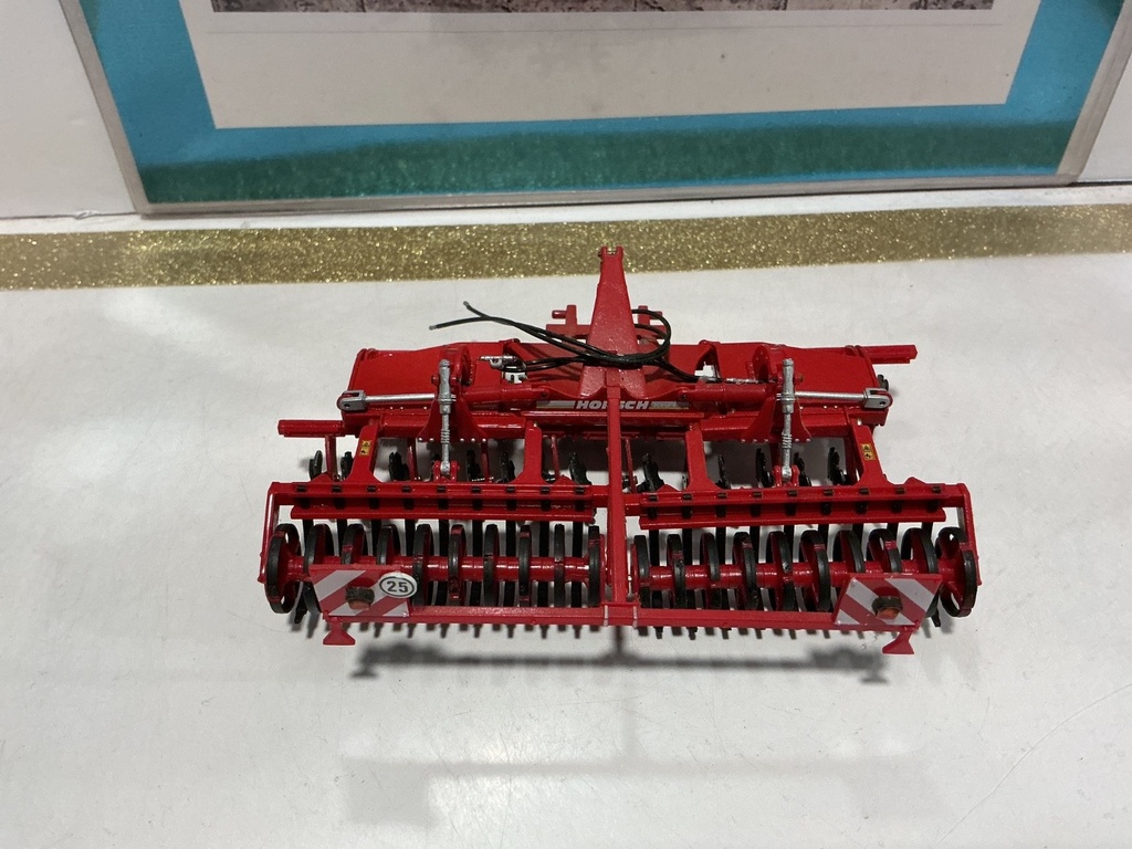 1/32 UNIVERSAL HOBBIES HORSCH JOKER 4CT PISC HARROW image
