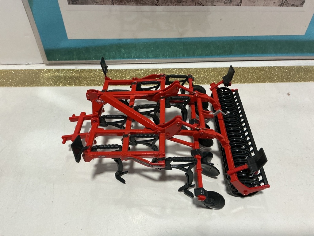 1/32 UNIVERSAL HOBBIES CULTIMER L 300 PLOW CULTIUCUTOR image