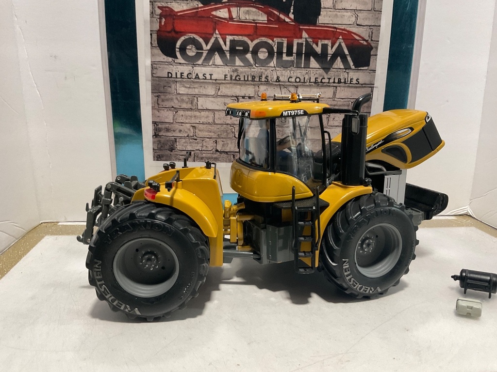 1/32 USK MODELS CHALLENGER MT975E {LOOSE PIECES, NO BOX} image