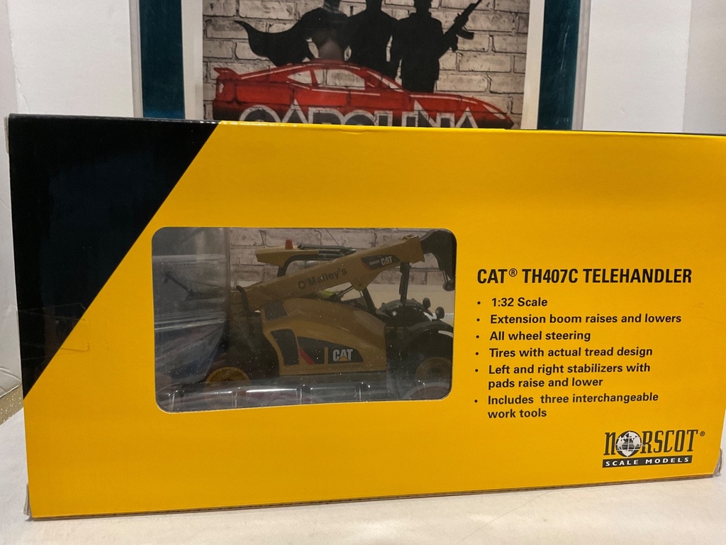 1/32 NORSCOT CAT TH407C TELEHANDLER image