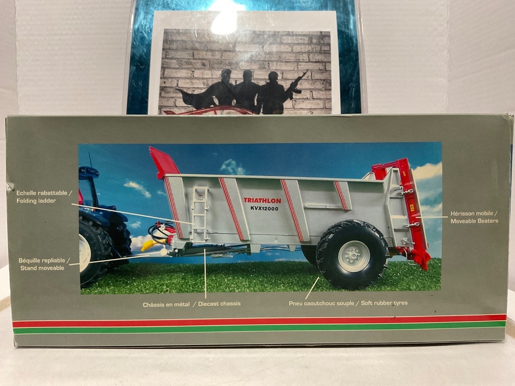 1/32 TRIATHLON KVX 12000 FARM TRAILER image