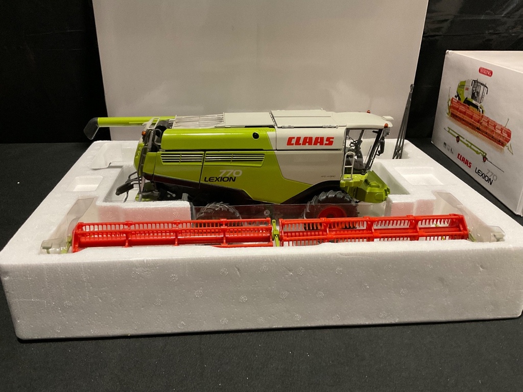 1:32 Wiking Claas Lexion 770 Combine “New Store Display” image