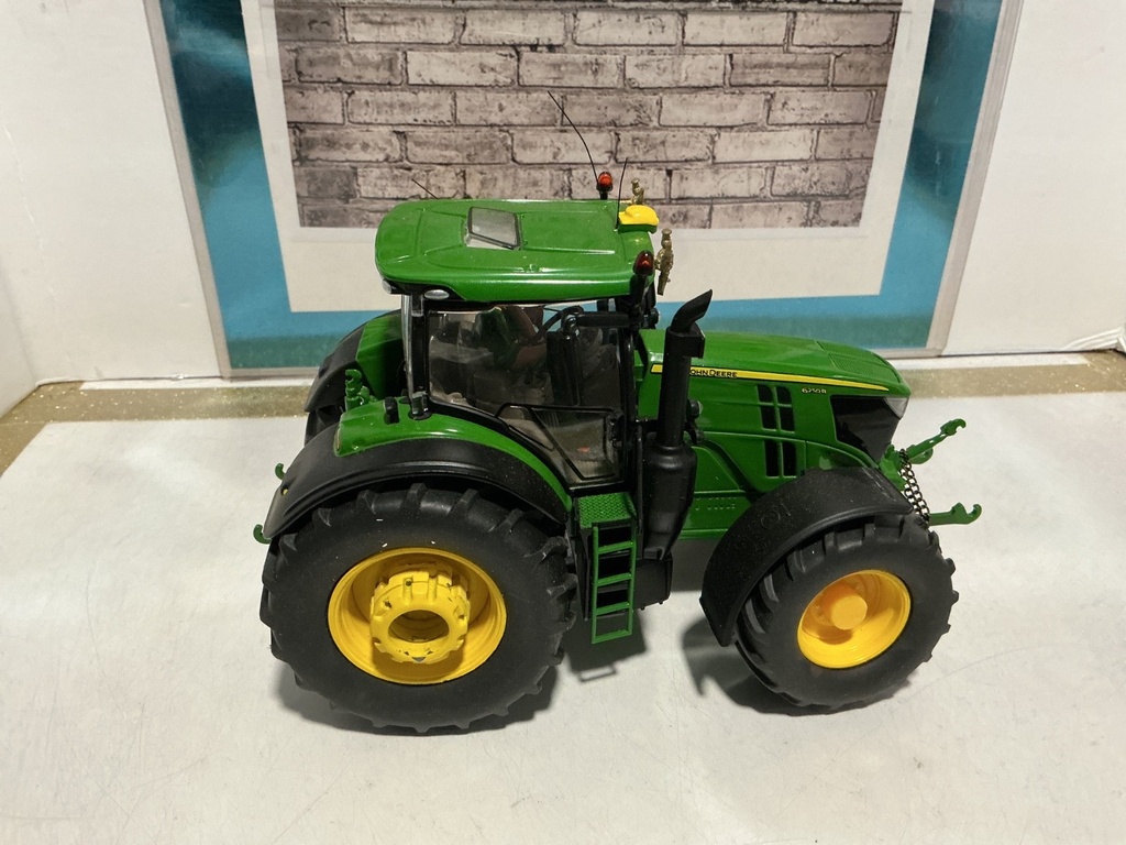 1:32 WIKING JOHN DEERE 6250R image