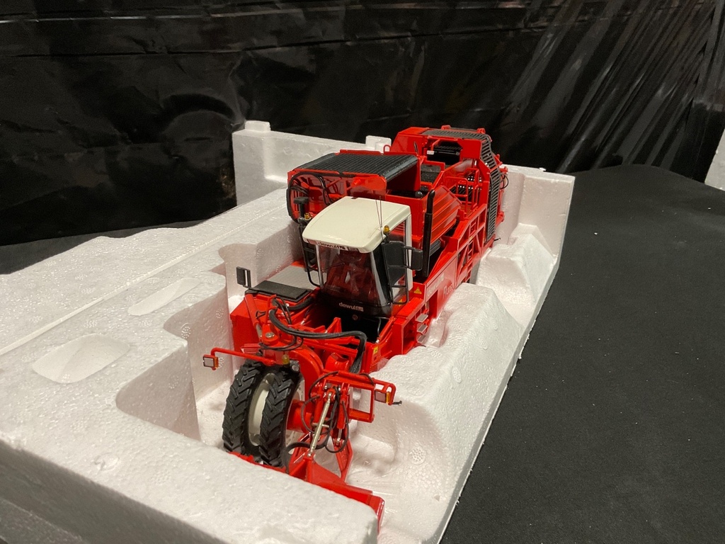 1:32 ROS MODELS DEWULF RS3060 2 ROW POTATO HARVESTER  “New Store Display Unit” image