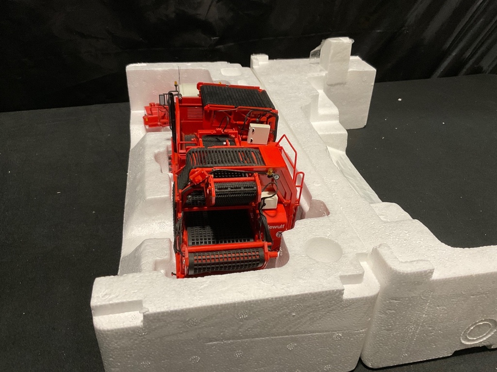 1:32 ROS MODELS DEWULF RS3060 2 ROW POTATO HARVESTER  “New Store Display Unit” image