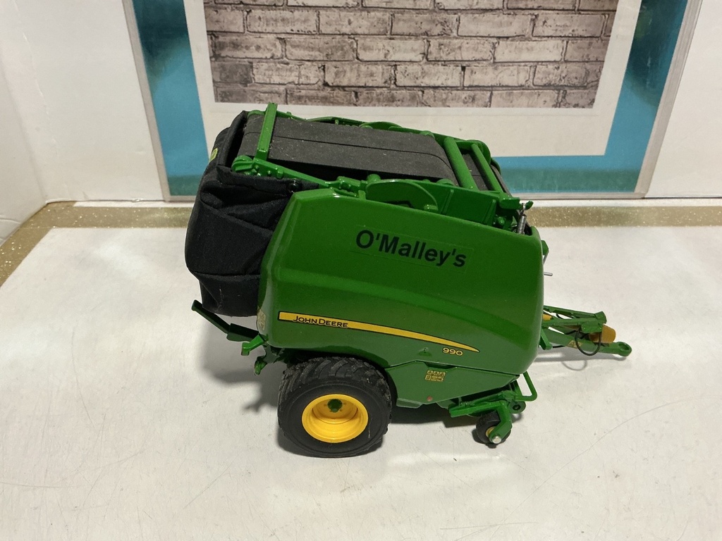 1:32 WIKING JOHN DEERE ROUND BALER 900 [DAMAGED BOX] image
