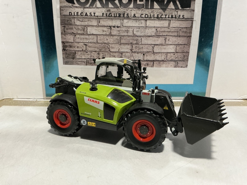1:32 WIKING CLAAS 7044 SCORPION image